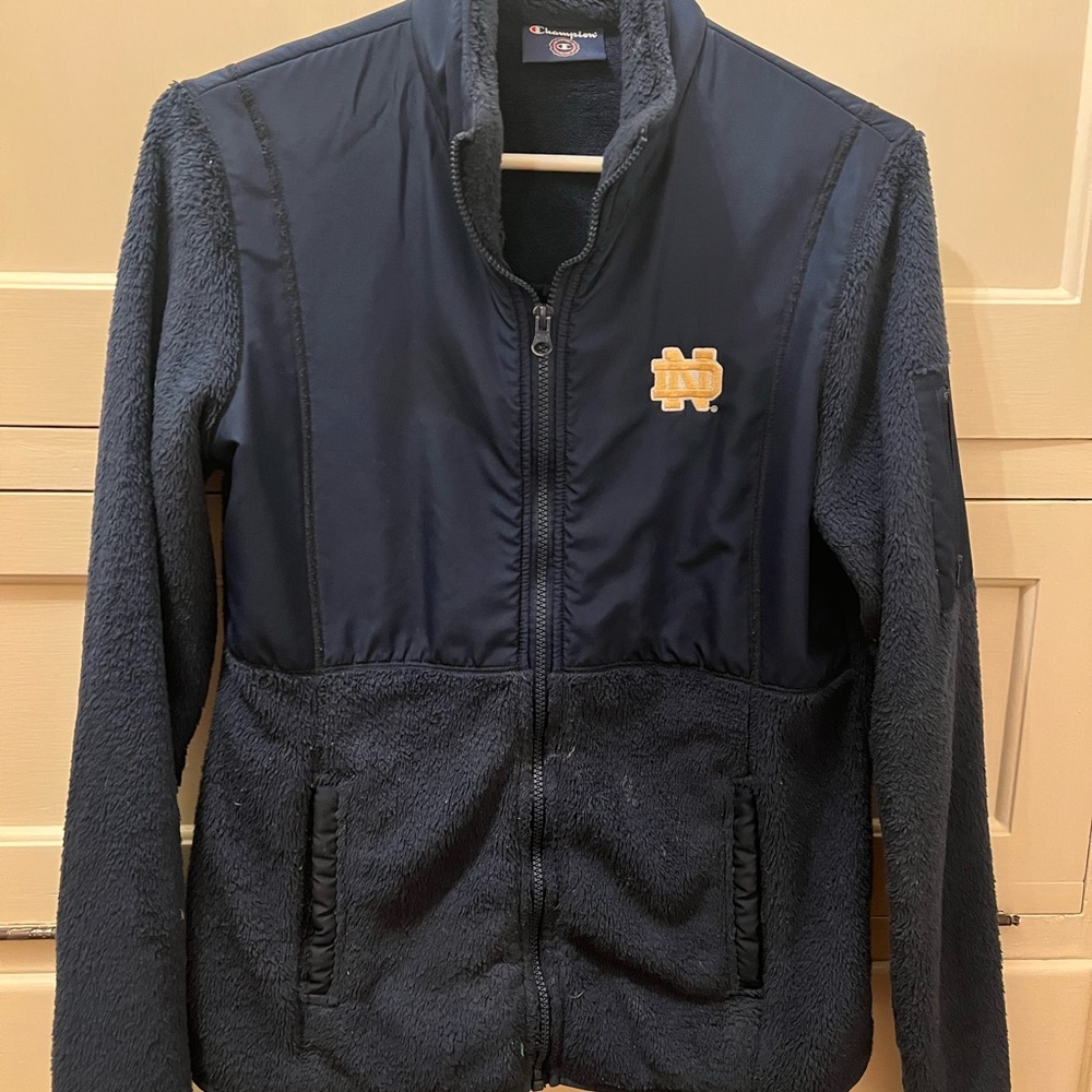 Women’s Notre Dame fleece jacket. Go Irish!